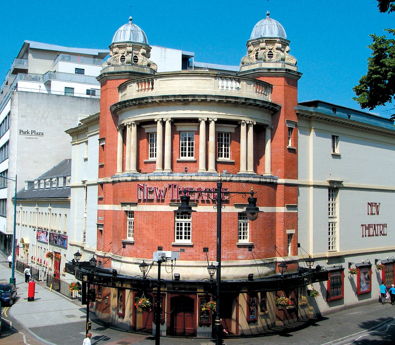 Volunteers to replace stewards at Cardiff’s New Theatre and St David’s